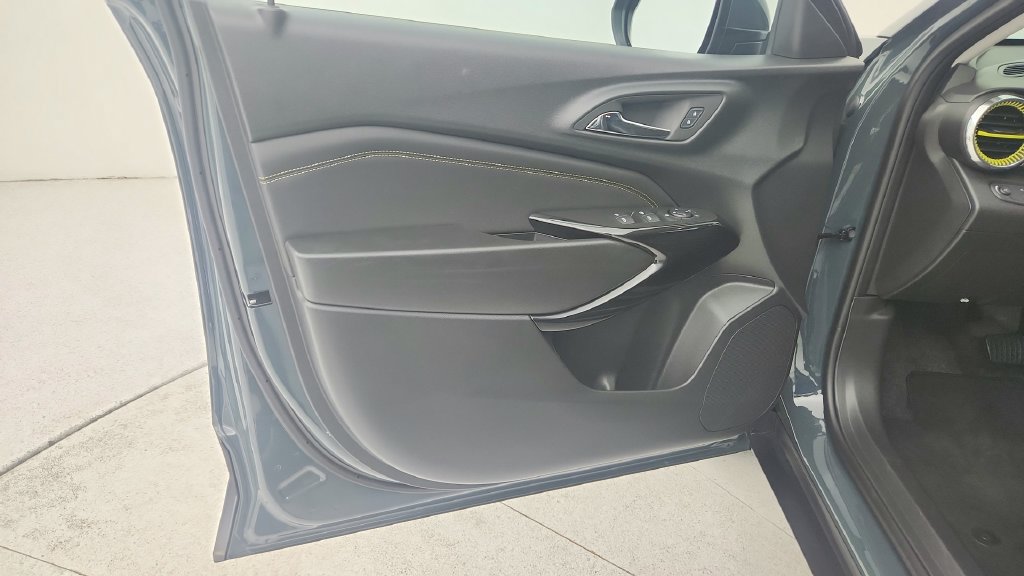 Used 2026 Chevrolet Trax LT FWD image 21
