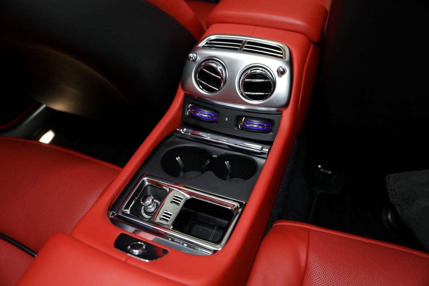Used 2018 Rolls-Royce Dawn RWD image 45