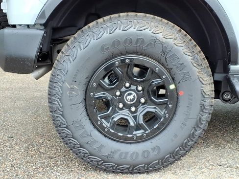 New 2026 Ford Bronco Outer Banks w/ Sasquatch Package AWD/4WD image 7