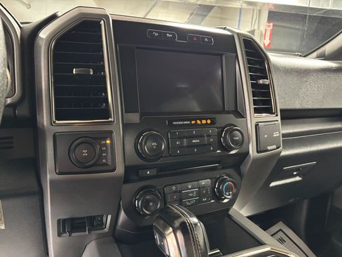 Used 2018 Ford F150 Raptor w/ Equipment Group 801A Mid AWD/4WD image 25