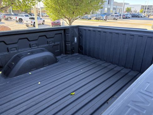 Used 2025 GMC Sierra 1500 Elevation w/ Elevation Premium Package AWD/4WD image 11