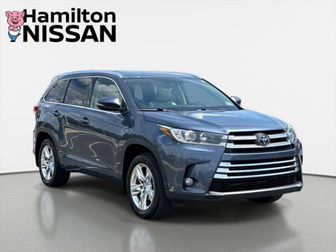 Used 2018 Toyota Highlander Limited w/ Carpet Mat Package (TMS) AWD/4WD image 1