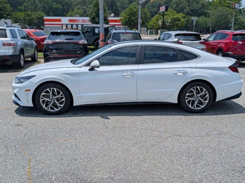Used 2020 Hyundai Sonata SEL w/ Convenience + Sunroof Package FWD image 2
