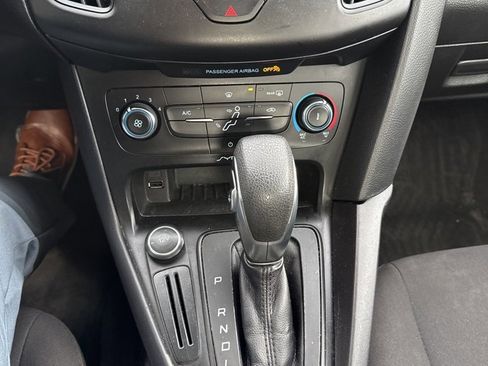 Used 2017 Ford Focus SE image 12