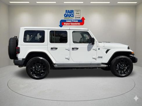 Used 2025 Jeep Wrangler Unlimited Sahara image 6