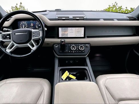 Used 2022 Land Rover Defender 110 SE image 16