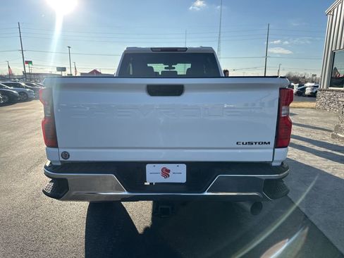 Used 2022 Chevrolet Silverado 2500 LT w/ Convenience Package AWD/4WD image 9