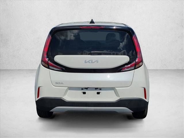 Used 2023 Kia Soul LX w/ LX Technology Package FWD image 6
