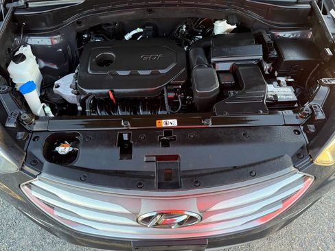 Used 2018 Hyundai Santa Fe Sport image 4