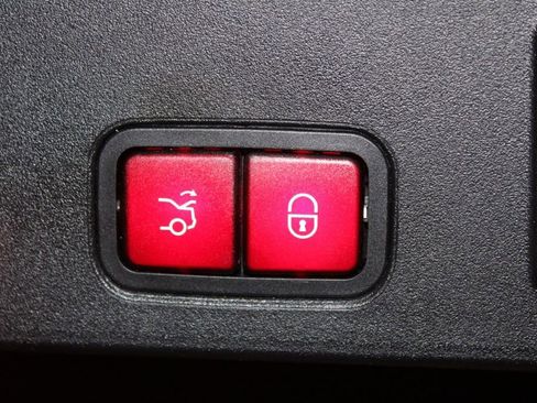 Certified 2020 Mercedes-Benz SL 550 image 35