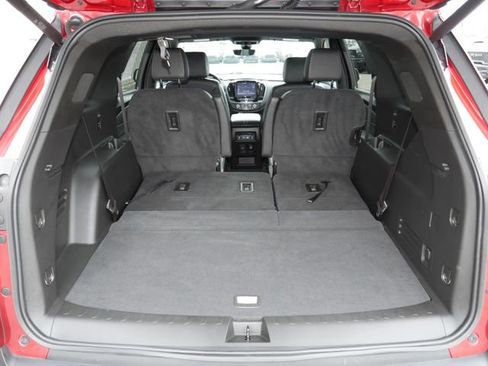 Used 2022 Chevrolet Traverse LT w/ LT Premium Package AWD/4WD image 11