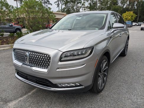 Certified 2023 Lincoln Nautilus Reserve w/ Equipment Group 202A image 9