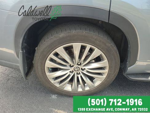 Used 2021 Toyota Highlander Platinum AWD/4WD image 4