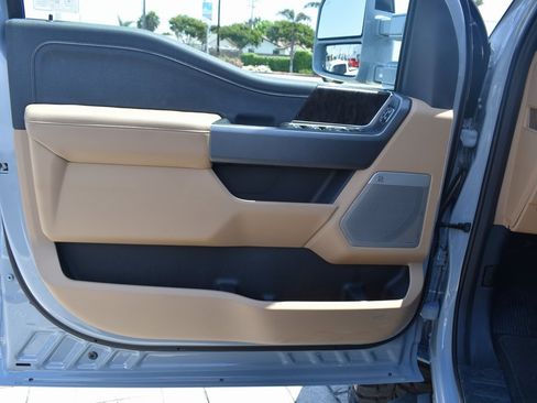 Used 2025 Ford F450 Lariat w/ FX4 Off-Road Package image 22