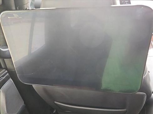 Used 2021 Cadillac Escalade Premium Luxury Platinum image 18