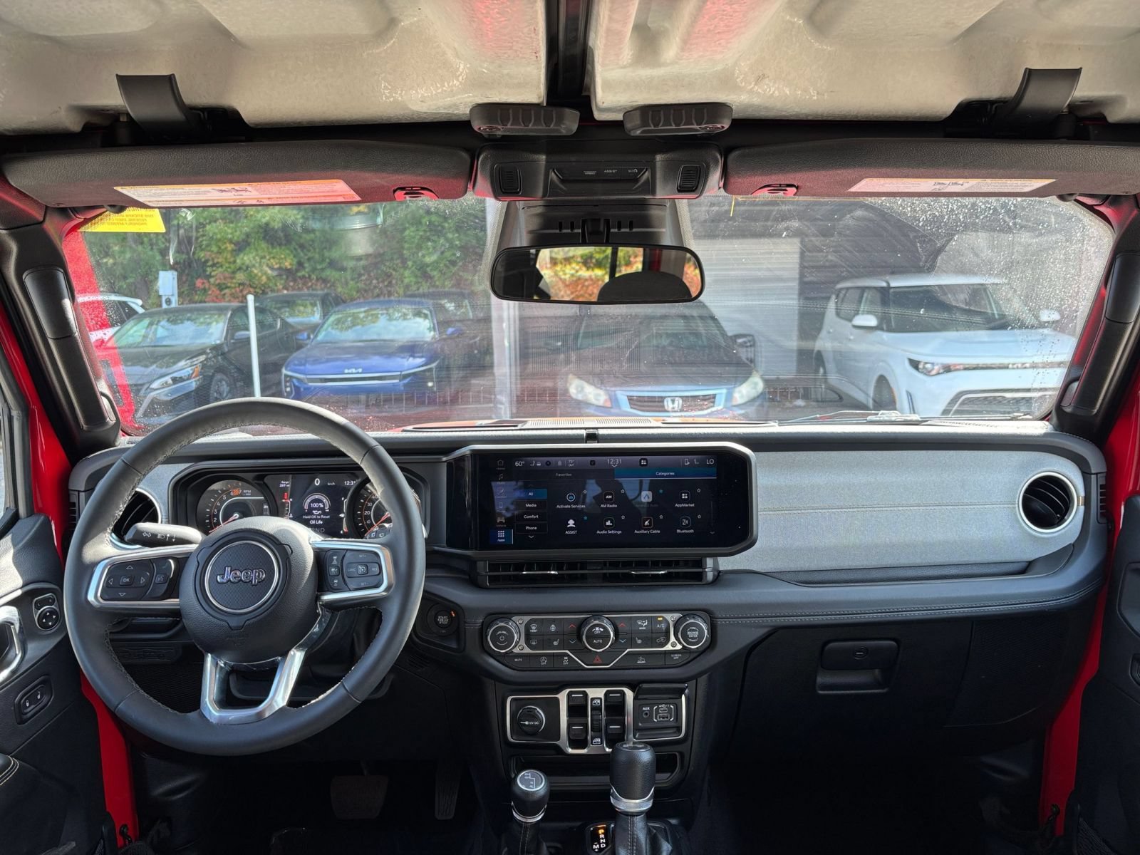 Used 2025 Jeep Wrangler Unlimited Sahara AWD/4WD image 32