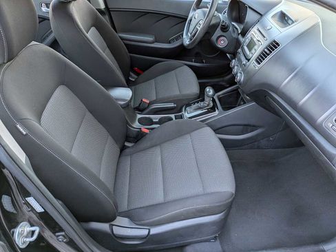 Used 2017 Kia Forte LX image 17