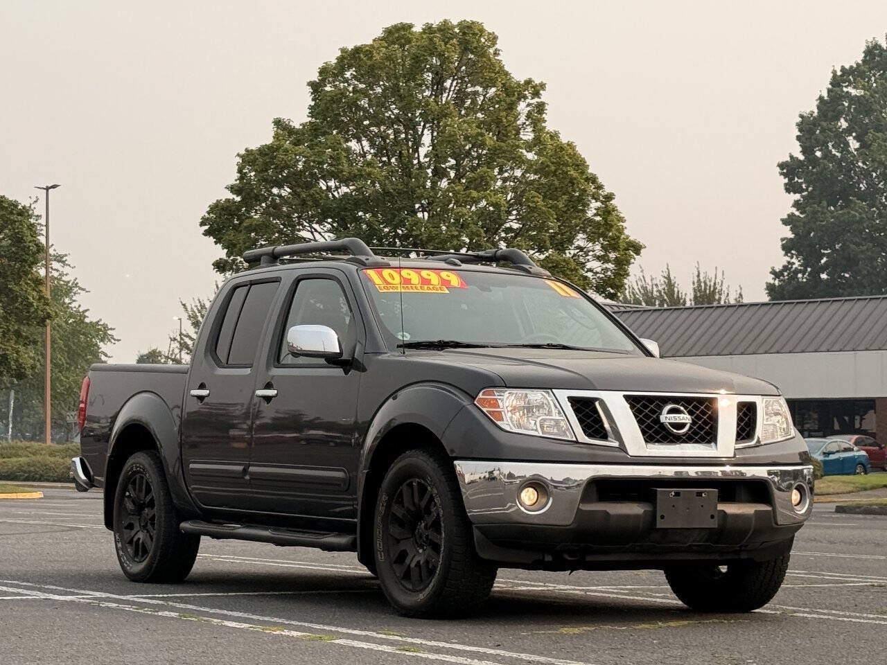 Used 2011 Nissan Frontier SL w/ Moonroof Pkg AWD/4WD image 1