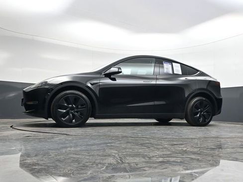 Used 2025 Tesla Model Y Long Range image 26