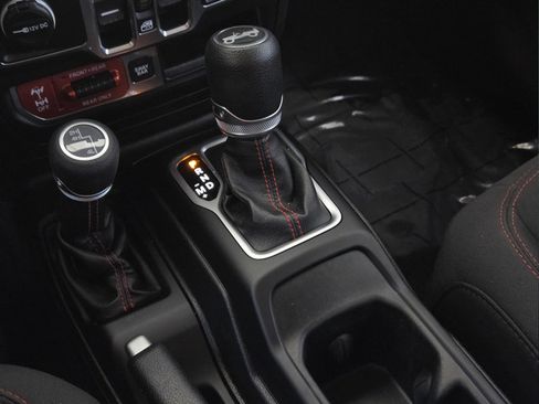 Used 2019 Jeep Wrangler Unlimited Rubicon AWD/4WD image 15