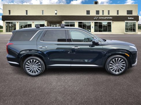 Used 2024 Hyundai Palisade Calligraphy image 2