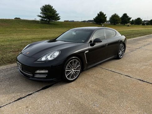 Used 2013 Porsche Panamera 4 image 11