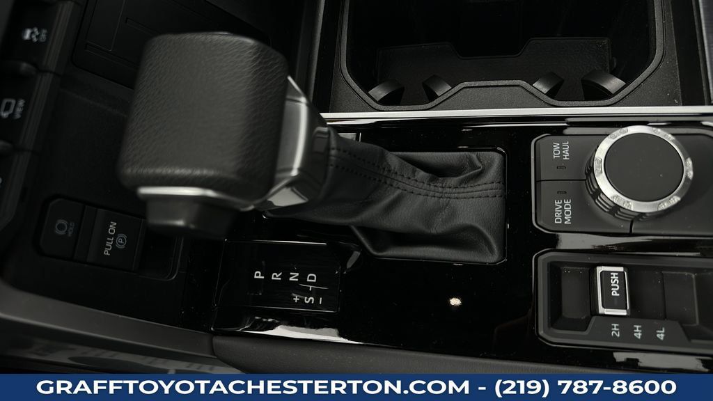 Used 2023 Toyota Sequoia Platinum AWD/4WD image 17