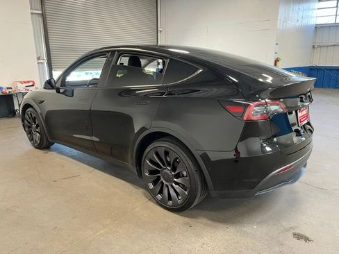 Used 2022 Tesla Model Y Long Range AWD/4WD image 5