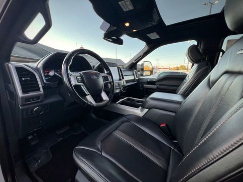 Used 2022 Ford F250 Platinum w/ FX4 Off-Road Package image 18