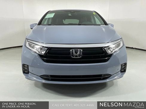 Used 2024 Honda Odyssey Touring image 2