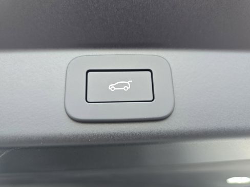 New 2026 Land Rover Range Rover Sport Dynamic SE AWD/4WD image 13