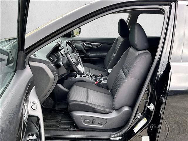Used 2019 Nissan Rogue SV w/ Sun & Sound Touring Package AWD/4WD image 28