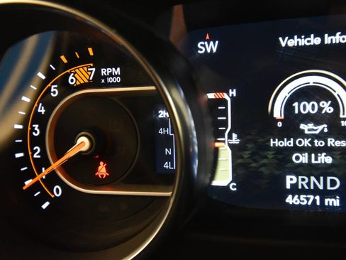 Used 2021 Jeep Wrangler Unlimited Sahara image 27