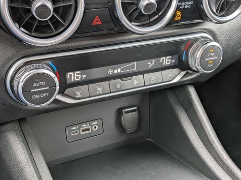 Used 2021 Nissan Sentra SV FWD image 22