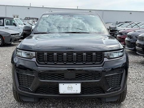 New 2026 Jeep Grand Cherokee Altitude image 11