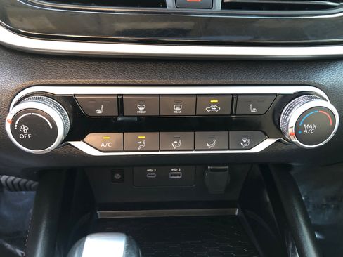 Used 2024 Nissan Altima 2.5 SR w/ SR Premium Package FWD image 13