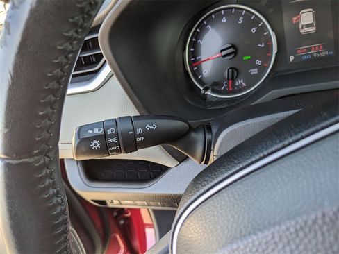 Used 2019 Toyota RAV4 XLE Premium image 36