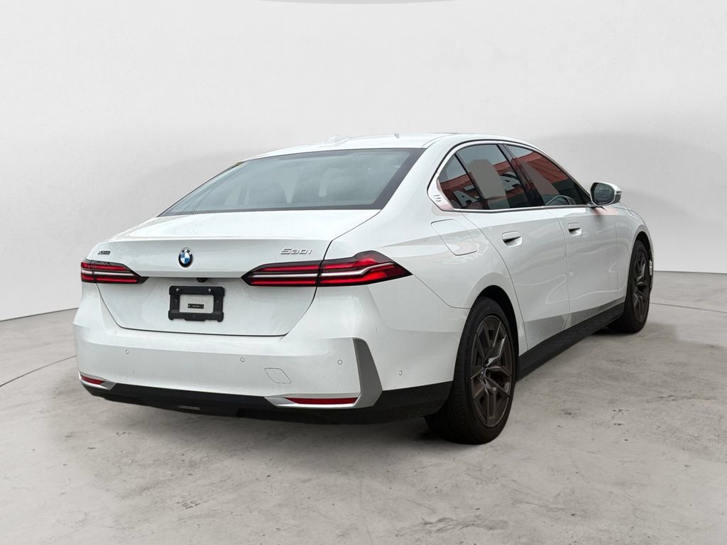 Used 2026 BMW 530i xDrive AWD/4WD image 3