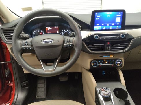Used 2020 Ford Escape SE image 22