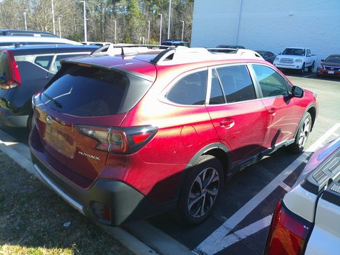 Used 2022 Subaru Outback Limited image 6
