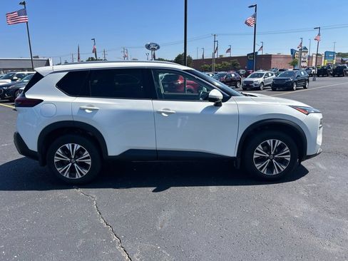 Used 2021 Nissan Rogue SV w/ Premium Package AWD/4WD image 4