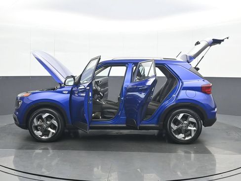 Used 2025 Hyundai Venue SEL FWD image 37