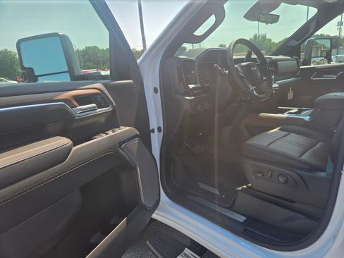 New 2026 Chevrolet Silverado 3500 High Country w/ High Country Premium Package AWD/4WD image 6