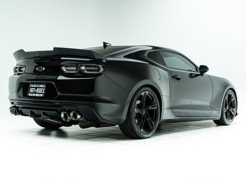 Used 2021 Chevrolet Camaro LT RWD image 12