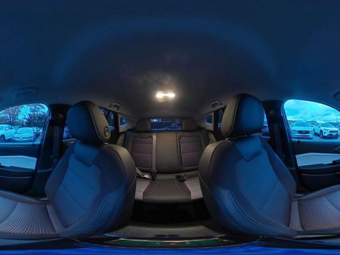 Used 2025 Chevrolet Trax LT image 40