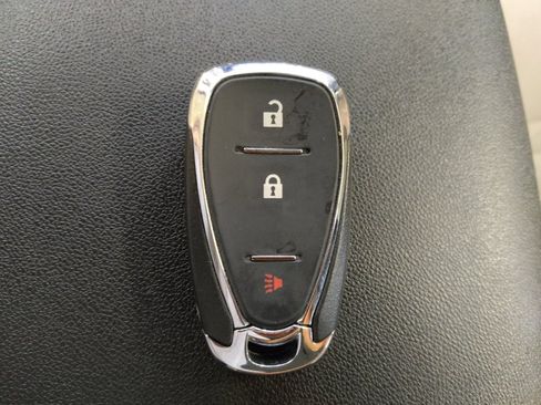 Used 2021 Chevrolet Equinox LS FWD image 32