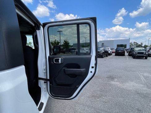 Used 2021 Jeep Gladiator Sport AWD/4WD image 52