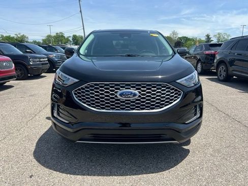 Certified 2024 Ford Edge SEL w/ Convenience Package AWD/4WD image 2