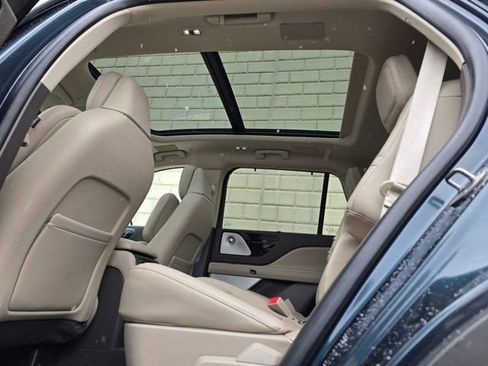 Used 2023 Lincoln Aviator Reserve w/ Equipment Group 201A image 39