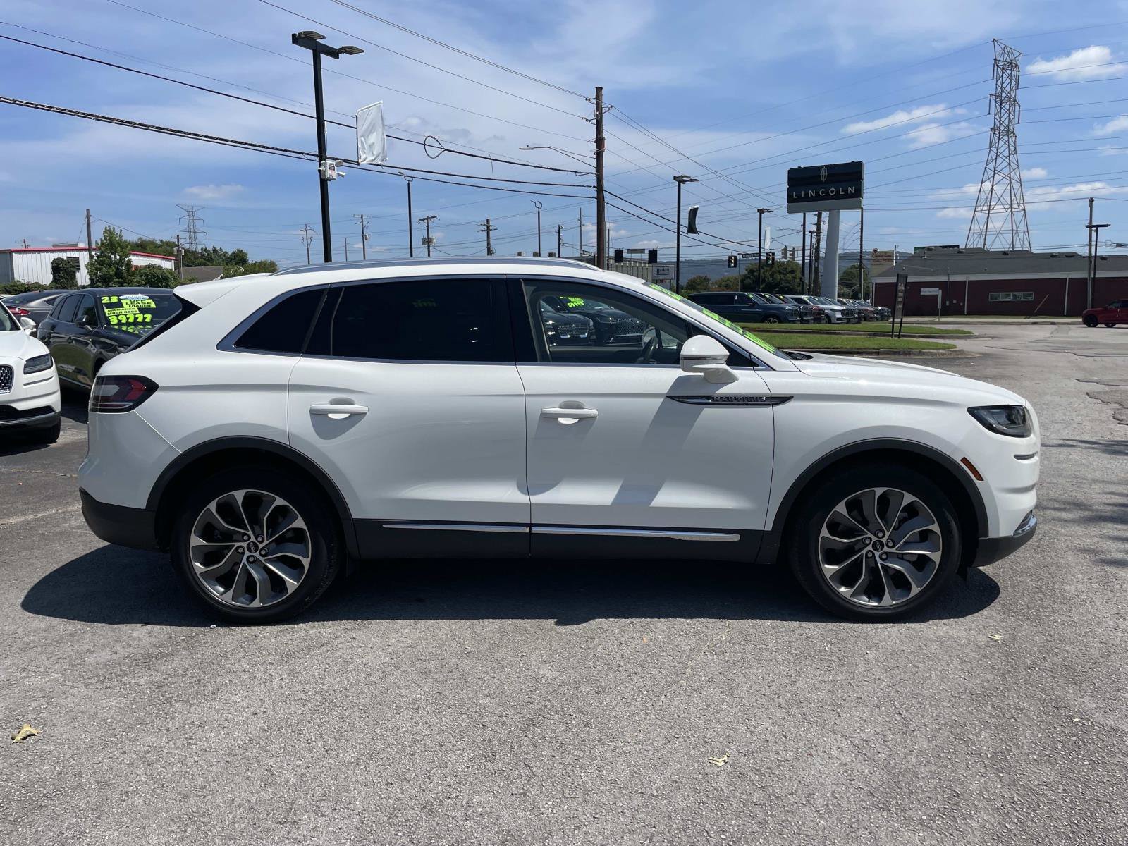 Certified 2023 Lincoln Nautilus Reserve w/ Luxury Package AWD/4WD image 2